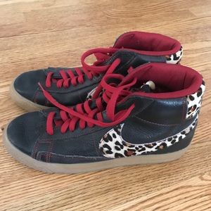 Nike Blazers size 8 in Men’s, 9.5 in women’s